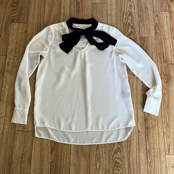 G by Giuliana Tops - G by Giuliana -🎵BLONDIE LYRIC 🎼White Sheer Blouse w/Bow/Scarf/Tie